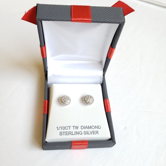 Jewelry - New w/box diamond earrings
